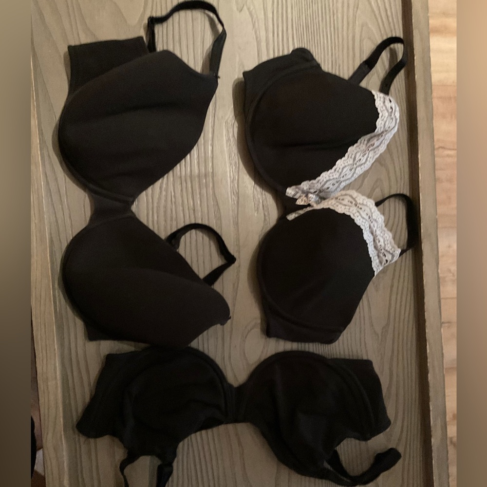 VS black bra lot (3) 38DD - Picture 2 of 3